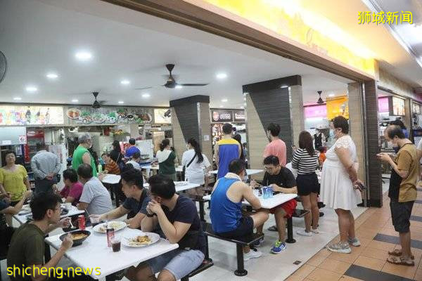 一支沙爹卖3角  咖啡店夜排人龙