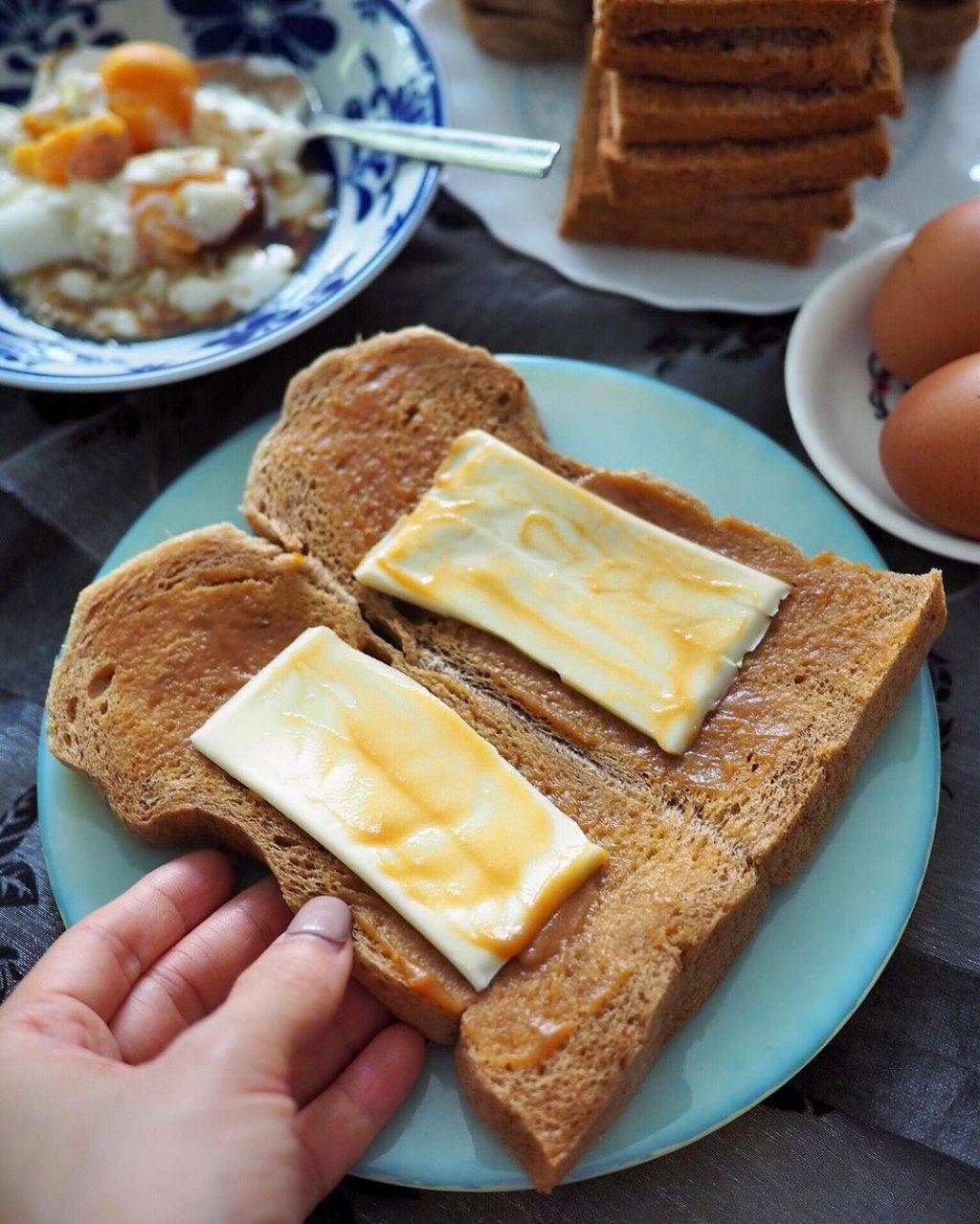 超级古早味 !不打烊的南洋风味“新丰隆面包店”大牌连锁店都用它🍞 开业50多年,全天营业无休息