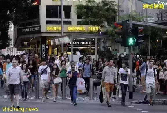 华人占比74%的新加坡，为何汉语快要“绝境”，英语却能成为国语