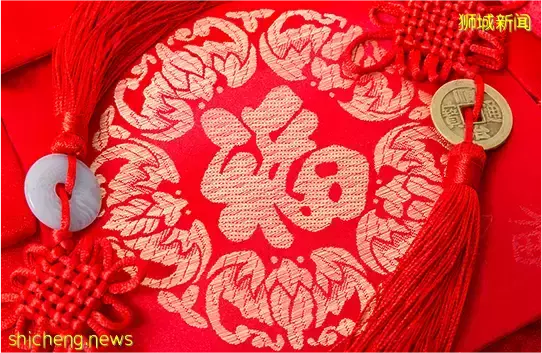 新加坡留學 新加坡春節習俗讓你大開眼界：撈魚生、搶頭香、拜年送橘子