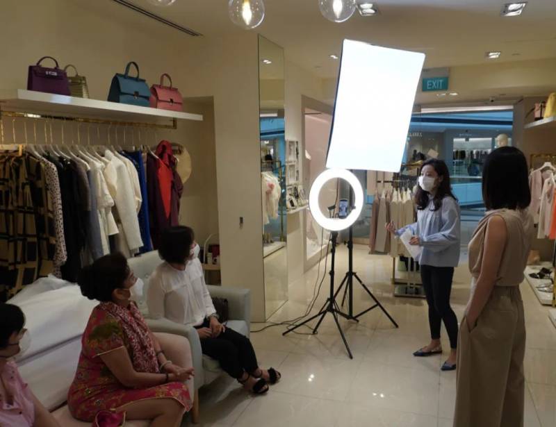 紧跟潮流!南洋理工大学新课程教你四天学会直播带货