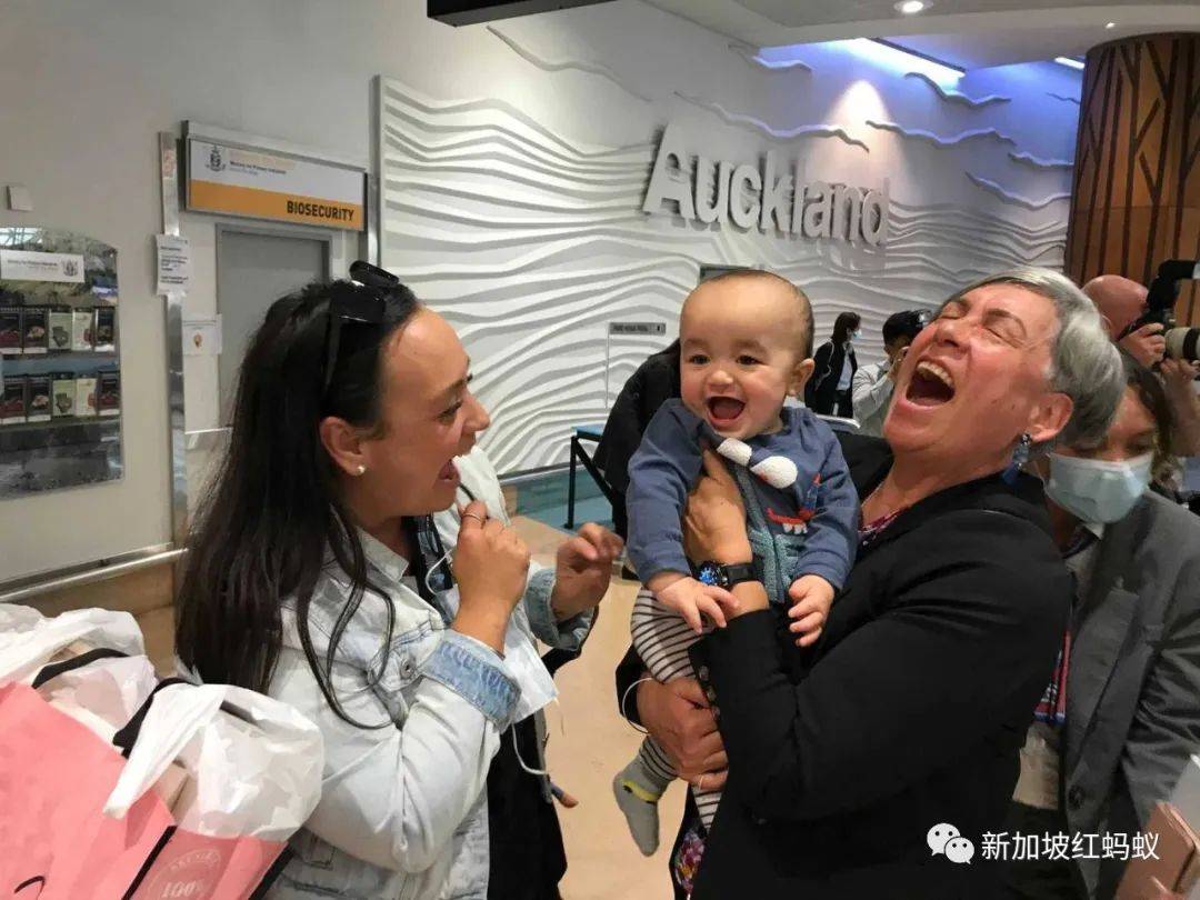 澳洲、新西兰“泡泡”团聚场面感人 新马两地何时才会出现这个场景