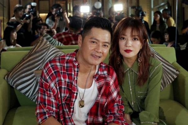 赵薇赞李南星演技震撼剧组 “女工作人员都为他着迷”