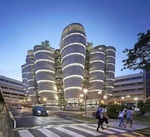 NTU学生偷拍多名男子洗澡被捕！家长们还能放心让孩子去新加坡留学吗