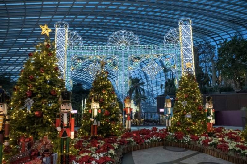 濱海灣花穹聖誕展🎄 歐洲城堡、聖誕花卉、巨型雕塑!Poinsettia Wishes 票價從S$8起