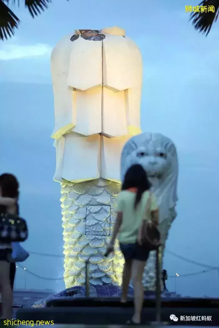 被稱爲全球“閃電之都”的新加坡　半小時內落下40道閃電