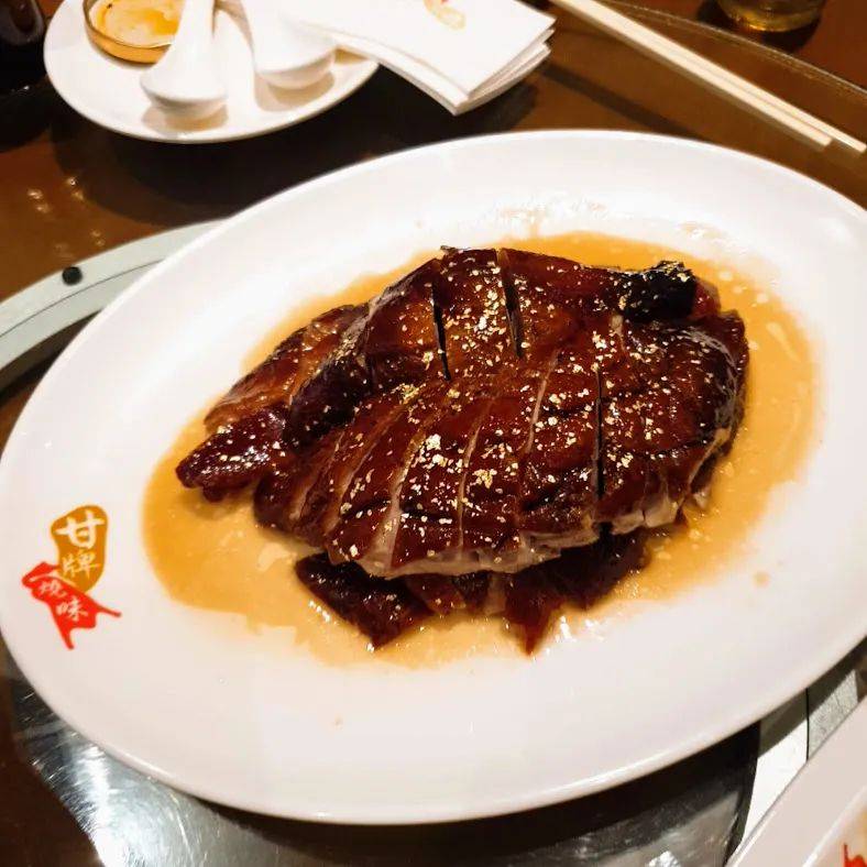 甘牌燒味聯手潮州發記首創新年盆菜和金鴨