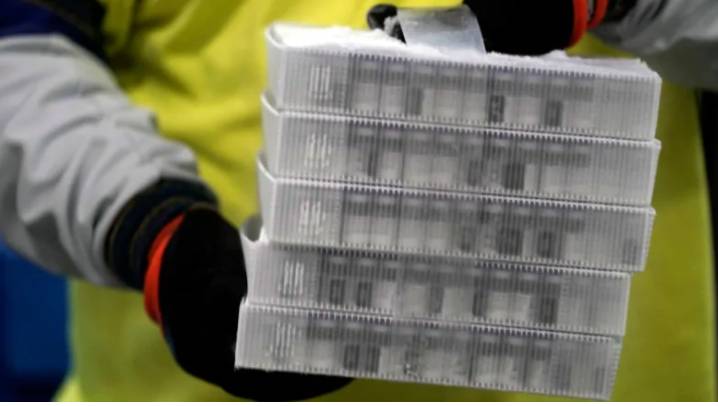 首例!她接種疫苗後嚴重過敏、呼吸急促送急診!新加坡的疫苗也有同款,會安全嗎