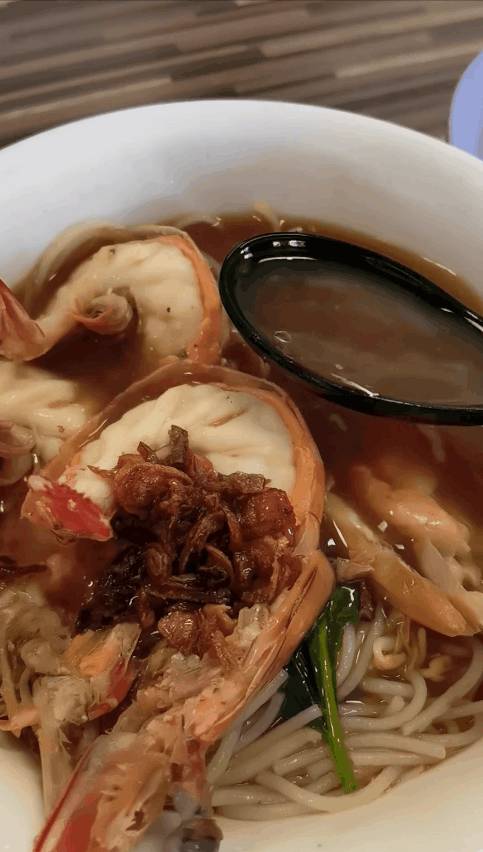 人气爆棚！新加坡老字号虾面：$6新币起一碗，虾汤浓郁，口口有虾黄