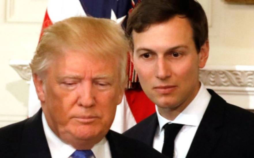 特朗普的女兒女婿度假時,被狗仔拍到在讀《李光耀傳記》