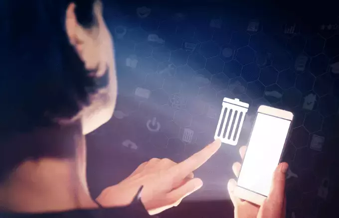 新加坡这个16岁少女离家出走,被迫卖淫