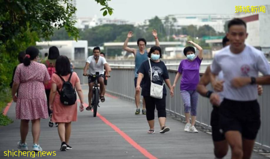 “與冠病共存” ，新加坡與其他國家表現如何