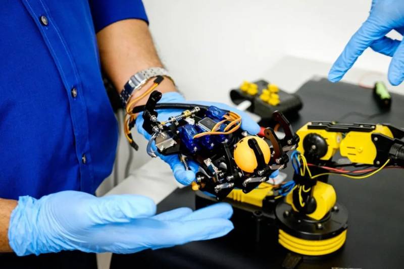 NTU 科研团队实现机器人识别疼痛及自我修复功能