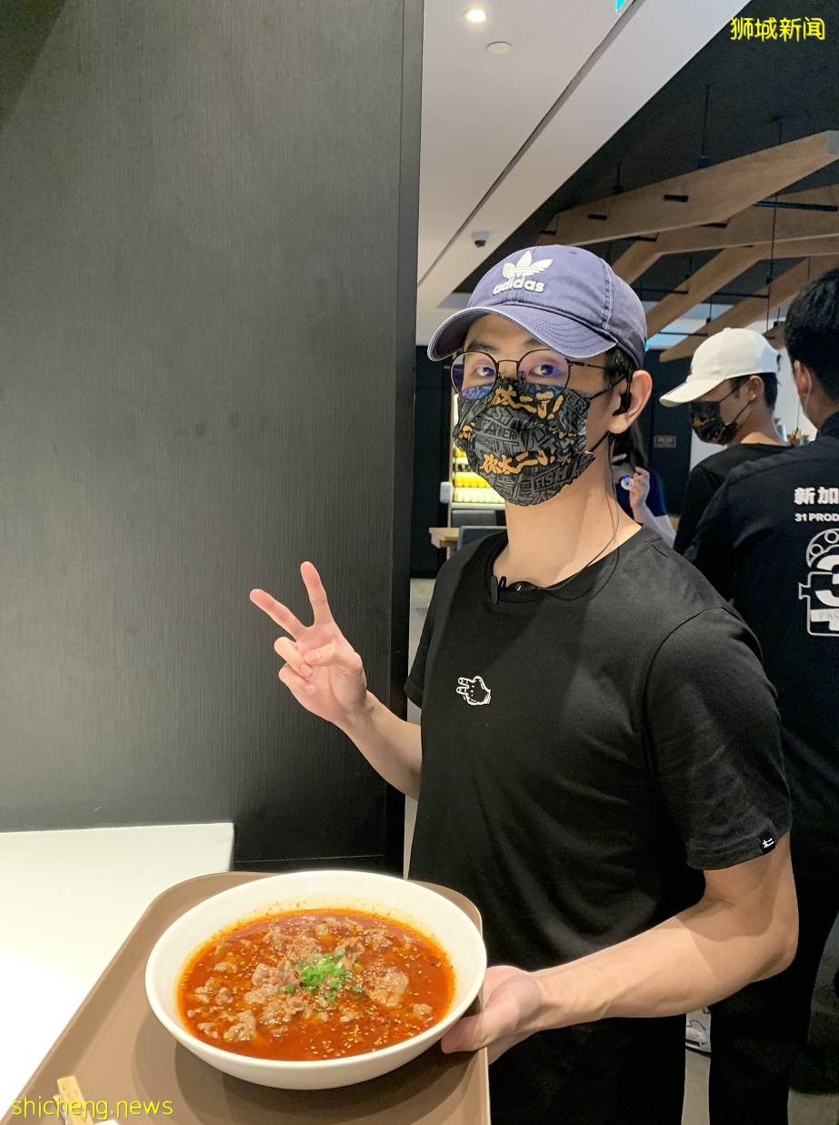 等了6年，風靡中國的網紅酸菜魚終于來新加坡了