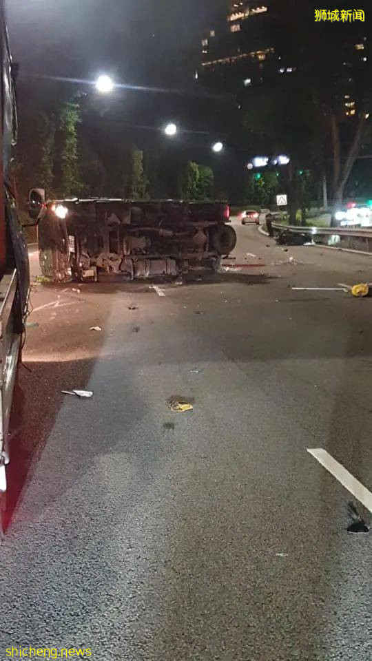 視頻曝光!新加坡多車連撞致1死6傷!羅厘側翻、小車起火濃煙滾滾