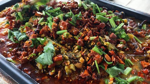 比雙11剁手更恐怖的事情是——這家烤魚、小龍蝦，竟然讓人