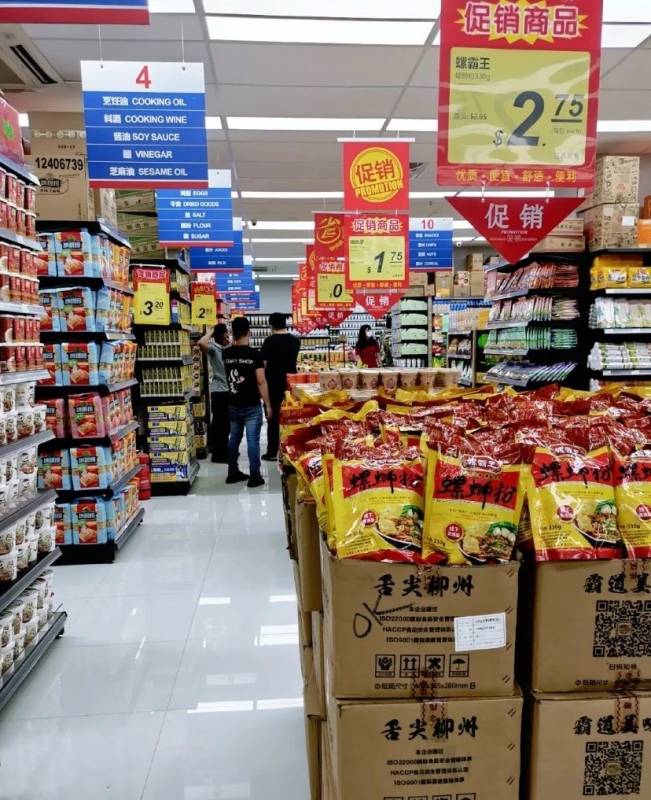 5毛一罐王老吉,新加坡这间24小时中国超市被抢疯了