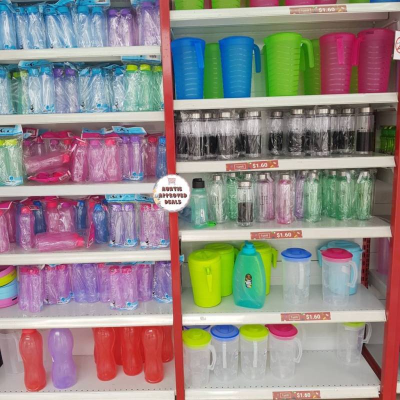 敢敢跟Daiso抢生意!这家藏在Bedok的杂货店全场S$1.6,小天地里也是品类齐全,应有尽有喔