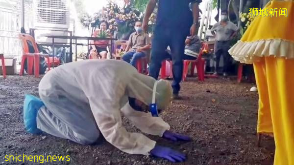 从新加坡返马隔离 男子获安排送别母亲