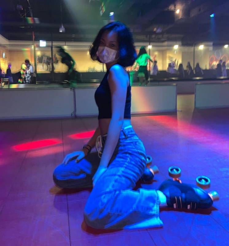 新加坡最大室內旱冰場 “HiRoller” ！💈80、90後的青春、複古迪斯科 + 邊滑邊蹦迪💃🏻🕺🏻