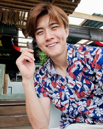 ◤行动管制14天◢张哲通新山老家探父母 塞8小时赶回狮城