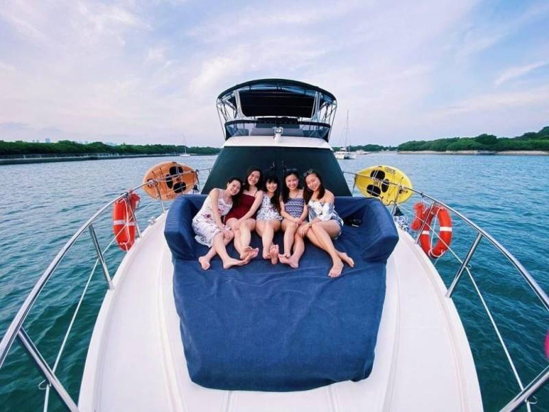 圣淘沙全新配套!超IN 夜间游艇,探索南部岛屿 🌊 1小时海上巡游+免费鸡尾酒🍸