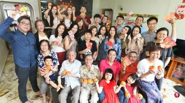 103岁人瑞子孙满堂 五代同堂摆两桌庆新年