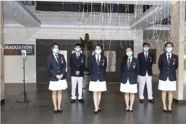 亚洲富豪闪瞎眼,新加坡富二代登网飞真人秀