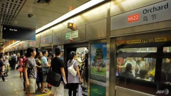 飞腿踢碎地铁月台屏门 青年被判9个月缓刑