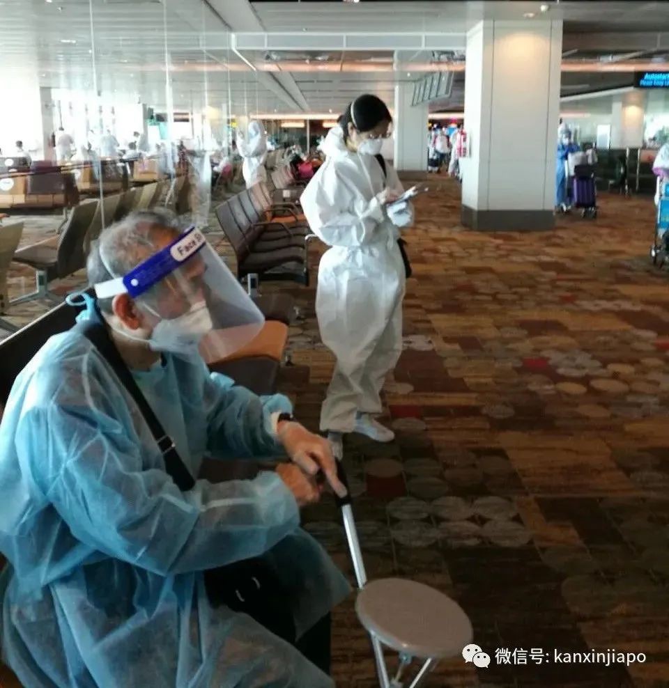 新加坡今增XXXX | 航班有乘客确诊,两老从新加坡回四川亲历隔离