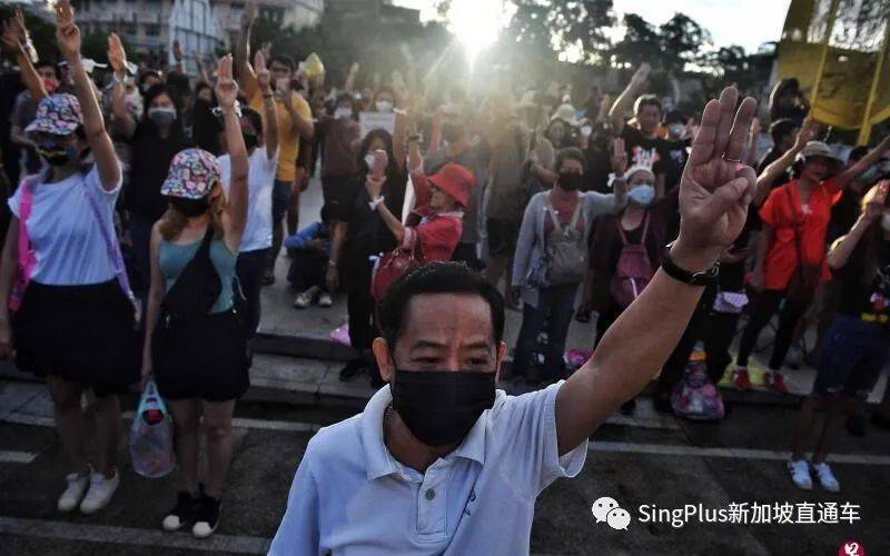 新加坡在抗疫，泰國也在“抗議”，這位鄰居是怎麽了