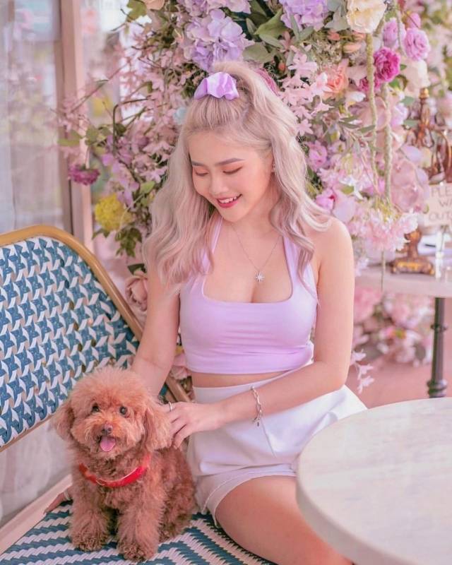 花花世界💐 Cafe De Nicole‘s Flower聖誕氣氛超濃的神仙咖啡廳！誤闖秘境吃甜品