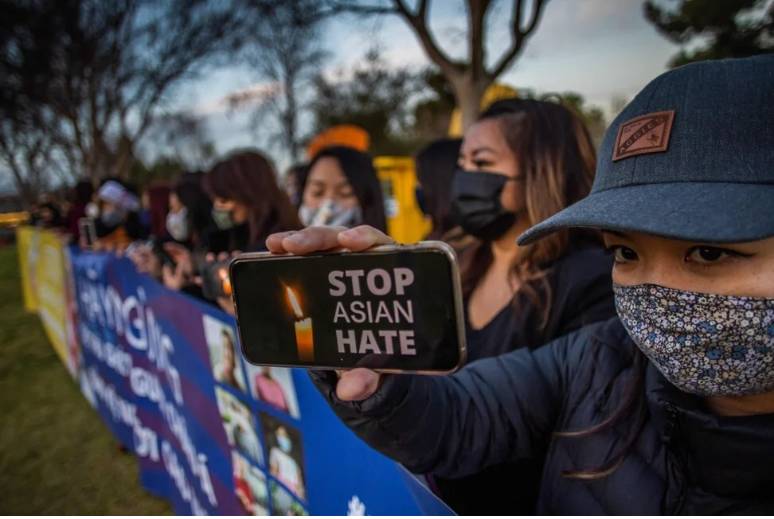 “我要殺死全部亞裔!” 49歲華人美女被槍殺,新加坡人出門要帶武器,美國亞裔還安全嗎