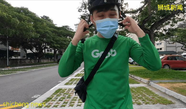 因爲疫情，他從新加坡知名銀行辭職，送起了外賣，日入200新幣