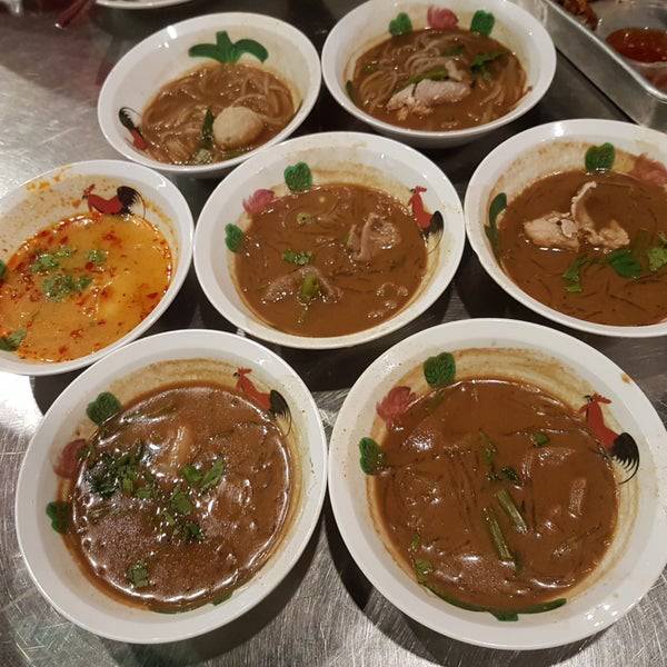 撈魚、釣蝦、蹦床、開挖機、燒烤...這家24小時新加坡農場，太好玩了吧