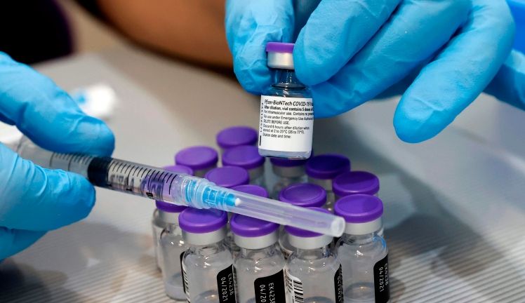 工作领域获列优先  狮城工作大马人接种