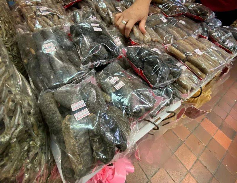 六旬阿叔光天化日下偷了它，逃跑400米气喘投降