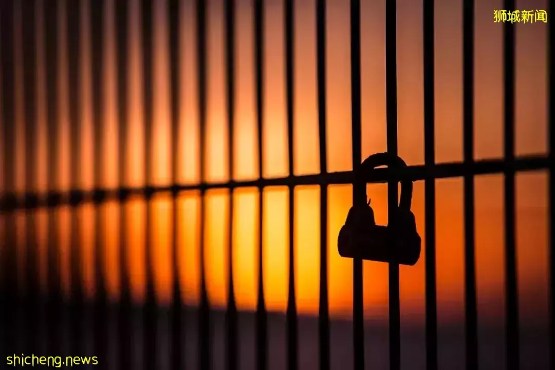 “奇葩!家长住新加坡公寓顶层,雇2女佣,却拖欠我$1200补习费!”