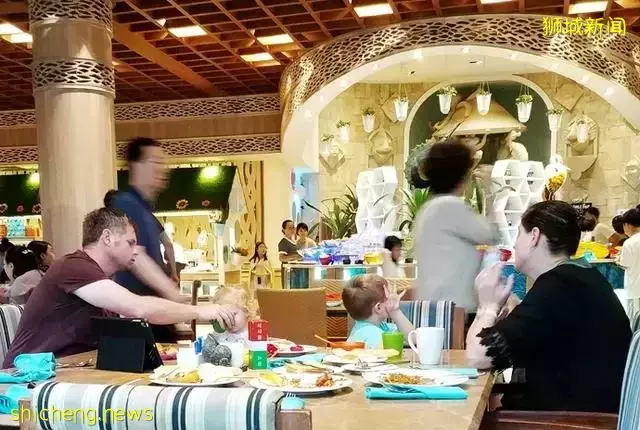 新加坡发达的餐饮业 吃在新加坡