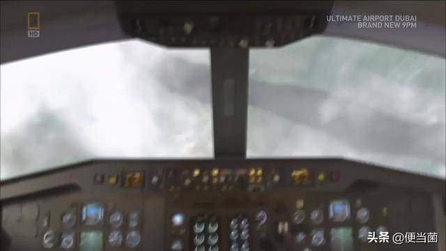 97年新加坡航班坠毁,疑机长携乘客殉亡,林俊杰为亡者写歌纪念