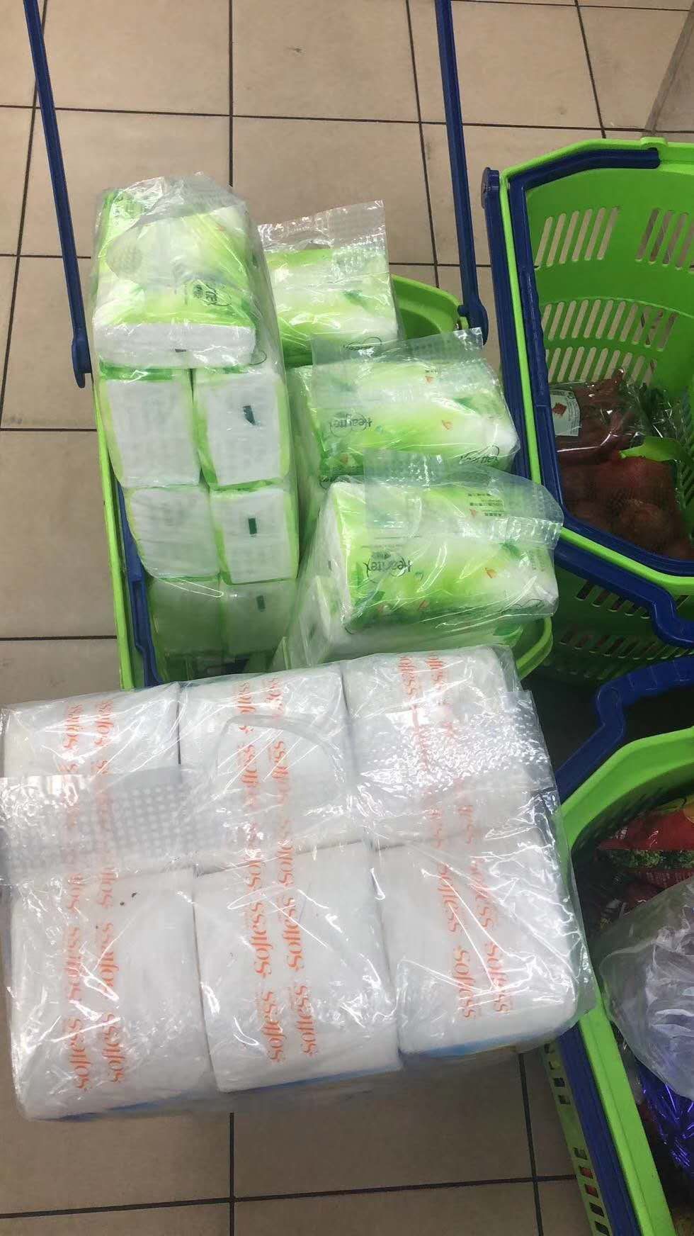 马来西亚决定“锁国”,新加坡抢购潮立即蠢蠢欲动,政府连夜规劝