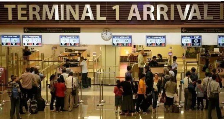 11月7日起，自新加坡出发搭乘航班前往中国的外籍旅客，可凭《健康状况声明书》登机