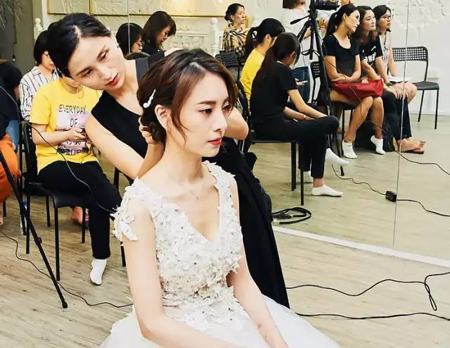 2021年趁著疫情充实自己,跟新加坡明星御用化妆师们学专业化妆