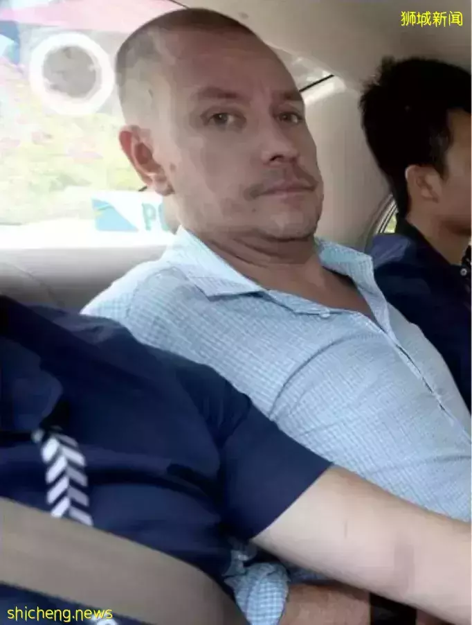 惊！新加坡洋人故意高空抛酒瓶，砸死老人