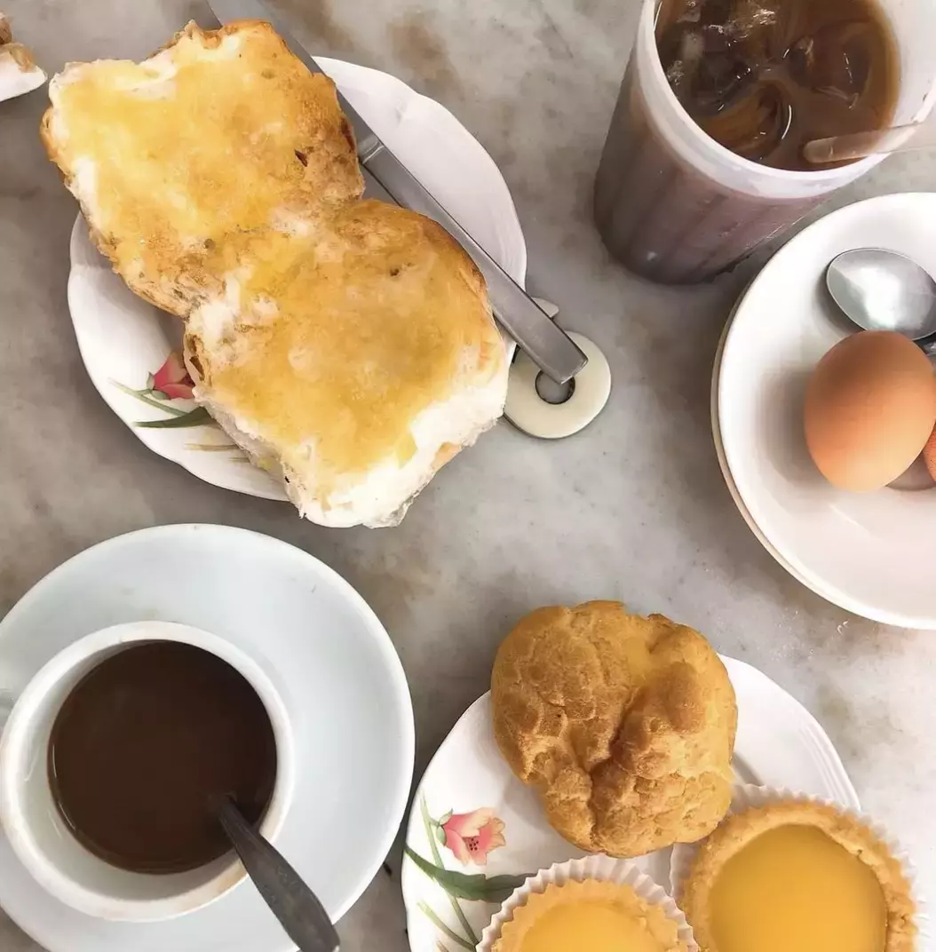 春天来到,找个阳光暖暖的午后一起去喝杯咖啡吧!坡岛这几家氛围感满满的咖啡店你一定不能错过