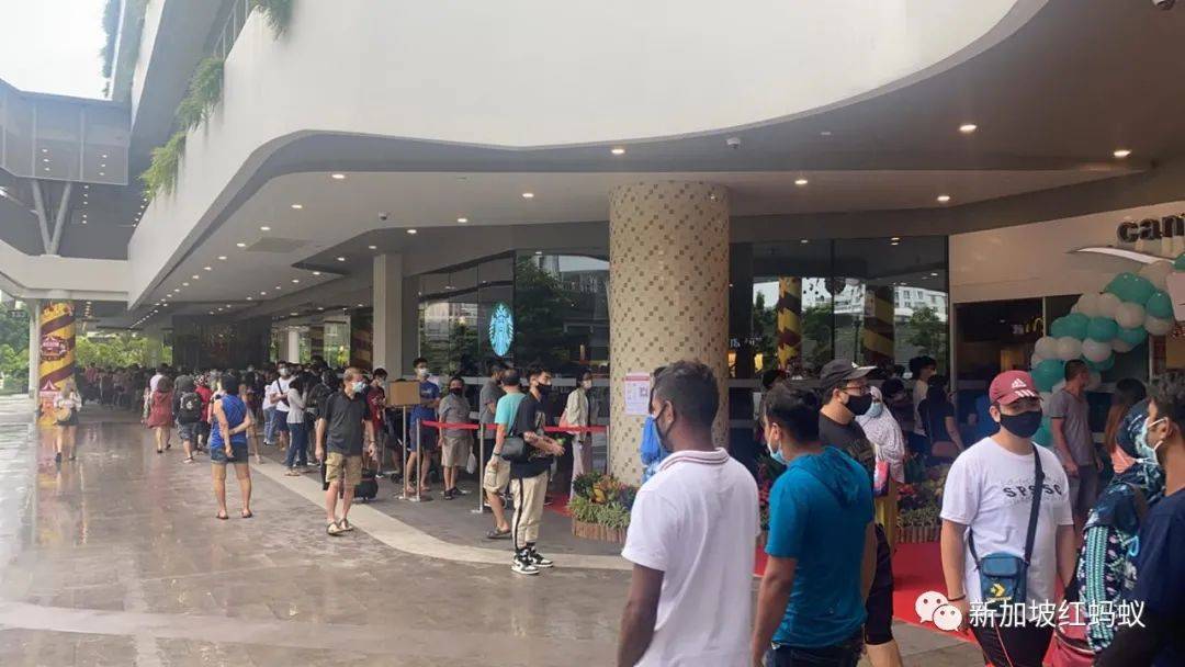 逐渐解封的新加坡,就像一部部耳熟能详的经典剧集