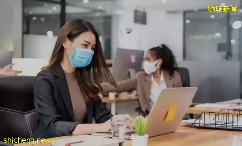 2022新加坡劳动市场依然缺人，为留“人”薪水上调15%