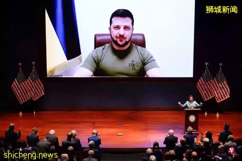 李慧玲：小国走在钢丝上