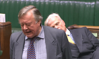 今增31 | 新加坡国会直播谈了什么吸引8万人围观，追踪器新用途惹争议