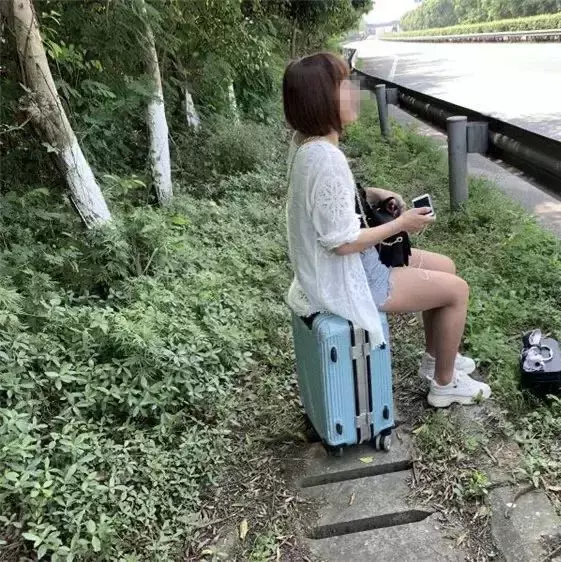 跟男友在新加坡共同開始，他成功了，我卻留在原地